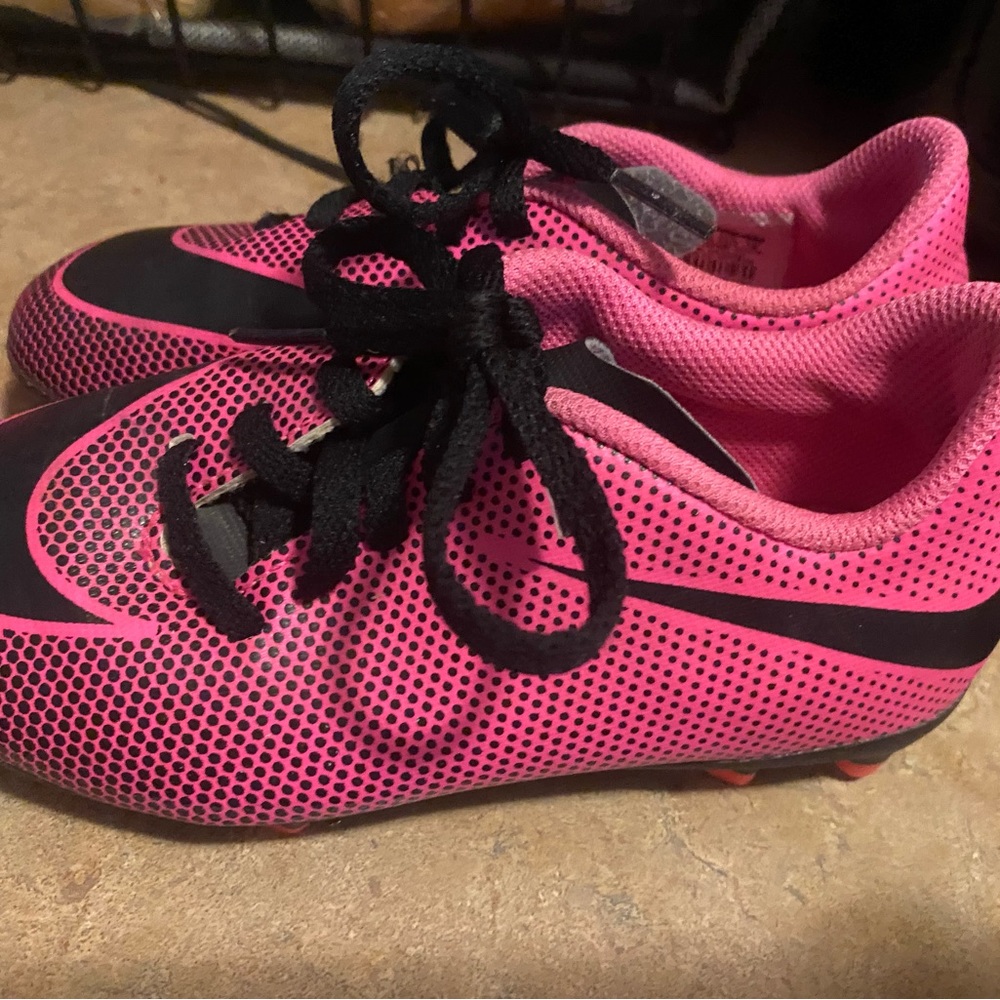 Nike cleats - Picture 2 of 3